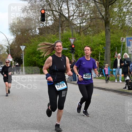12.04.2026 - 45. Internationalen Wilhelmsburger Insellauf J. Mangold http://msf.ph/oto/9510983 12.04.2026 13:01:47 Ziel 5782, 4666, 5781, 5796, 2675, 2736, 3995, 5188, 5852, 3626, 5409, 5059, 2083, 5176, 4423, 4423, 2185, 5100, 4422, 2733, 4433, 2738, 3129, 3129, 3616, 5181, 5117, 3663, 5540, 5137, 4527, 4606, 5455, 4817, 4818, 4966, 2278, 2292, 2057, 5068, 3858, 3859, 4525, 4072, 2086, 5827 meine-sportfotos.de