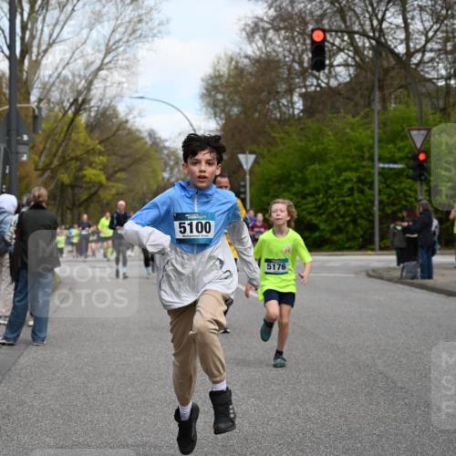 12.04.2026 - 45. Internationalen Wilhelmsburger Insellauf J. Mangold http://msf.ph/oto/9510999 12.04.2026 13:01:53 Ziel 2736, 3995, 5188, 5852, 3626, 5409, 5059, 2083, 5176, 4423, 2185, 5100, 4422, 4422, 2733, 4433, 2738, 3129, 3616, 5181, 5117, 3663, 5540, 5137, 4527, 4606, 5455, 4527, 4606, 5455, 4817, 4818, 4966, 2278, 2292, 2057, 5068, 3858, 3859, 4525, 4072, 2086, 5827, 4310, 4308, 5165, 4584, 5123 meine-sportfotos.de