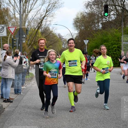 12.04.2026 - 45. Internationalen Wilhelmsburger Insellauf J. Mangold http://msf.ph/oto/9511086 12.04.2026 13:02:06 Ziel 2083, 5176, 4423, 2185, 5100, 4422, 2733, 4433, 2738, 3129, 3616, 5181, 5117, 3663, 5540, 5137, 4527, 4606, 5455, 4817, 4818, 4817, 4818, 4966, 2278, 2292, 2057, 5068, 3858, 3859, 4525, 4072, 2086, 5827, 4310, 4308, 5165, 4584, 5123, 5177, 5178, 5177, 5178, 5658, 4235, 3128, 5175, 3510, 4618, 4617, 4990, 3170, 4719, 4854, 3761, 4253, 5022, 4239, 3618, 3784, 5329, 5330, 4099 meine-sportfotos.de