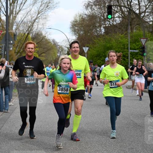 12.04.2026 - 45. Internationalen Wilhelmsburger Insellauf J. Mangold http://msf.ph/oto/9511090 12.04.2026 13:02:07 Ziel 2083, 5176, 4423, 2185, 5100, 4422, 2733, 4433, 2738, 3129, 3616, 5181, 5117, 3663, 5540, 5137, 4527, 4606, 5455, 4817, 4818, 4966, 4966, 2278, 2292, 2057, 5068, 3858, 3859, 4525, 4072, 2086, 5827, 4310, 4308, 5165, 4584, 5123, 5177, 5178, 5658, 5658, 4235, 3128, 5175, 3510, 4618, 4617, 4990, 3170, 4719, 4854, 3761, 4253, 5022, 4239, 3618, 3784, 5329, 5330, 4099, 4576, 4100 meine-sportfotos.de