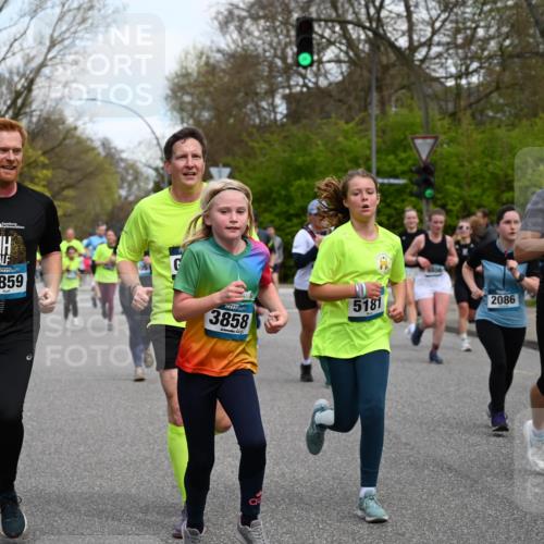 12.04.2026 - 45. Internationalen Wilhelmsburger Insellauf J. Mangold http://msf.ph/oto/9511094 12.04.2026 13:02:07 Ziel 2083, 5176, 4423, 2185, 5100, 4422, 2733, 4433, 2738, 3129, 3616, 5181, 5117, 3663, 5540, 5137, 4527, 4606, 5455, 4817, 4818, 4966, 4966, 2278, 2292, 2057, 5068, 3858, 3859, 4525, 4072, 2086, 5827, 4310, 4308, 5165, 4584, 5123, 5177, 5178, 5658, 5658, 4235, 3128, 5175, 3510, 4618, 4617, 4990, 3170, 4719, 4854, 3761, 4253, 5022, 4239, 3618, 3784, 5329, 5330, 4099, 4576, 4100 meine-sportfotos.de