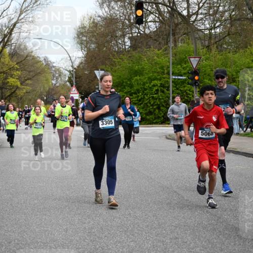 12.04.2026 - 45. Internationalen Wilhelmsburger Insellauf J. Mangold http://msf.ph/oto/9511105 12.04.2026 13:02:09 Ziel 5176, 4423, 2185, 5100, 4422, 2733, 4433, 2738, 3129, 3616, 5181, 5117, 3663, 5540, 5137, 4527, 4606, 5455, 4817, 4818, 4966, 2278, 2292, 2057, 2057, 5068, 3858, 3859, 4525, 4072, 2086, 5827, 4310, 4308, 5165, 4584, 5123, 5177, 5178, 5658, 4235, 3128, 5175, 5175, 3510, 4618, 4617, 4990, 3170, 4719, 4854, 3761, 4253, 5022, 4239, 3618, 3784, 5329, 5330, 4099, 4576, 4100, 2023, 5091 meine-sportfotos.de