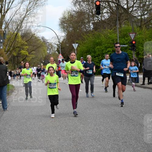 12.04.2026 - 45. Internationalen Wilhelmsburger Insellauf J. Mangold http://msf.ph/oto/9511125 12.04.2026 13:02:12 Ziel 4423, 2185, 5100, 4422, 2733, 4433, 2738, 3129, 3616, 5181, 5117, 3663, 5540, 5137, 4527, 4606, 5455, 4817, 4818, 4966, 2278, 2292, 2057, 5068, 3858, 3859, 4525, 4072, 2086, 5827, 4310, 4308, 4310, 4308, 5165, 4584, 5123, 5177, 5178, 5658, 4235, 3128, 5175, 3510, 4618, 4617, 4618, 4617, 4990, 3170, 4719, 4854, 3761, 4253, 5022, 4239, 3618, 3784, 5329, 5330, 4099, 4576, 4100, 2023, 5091, 5072 meine-sportfotos.de