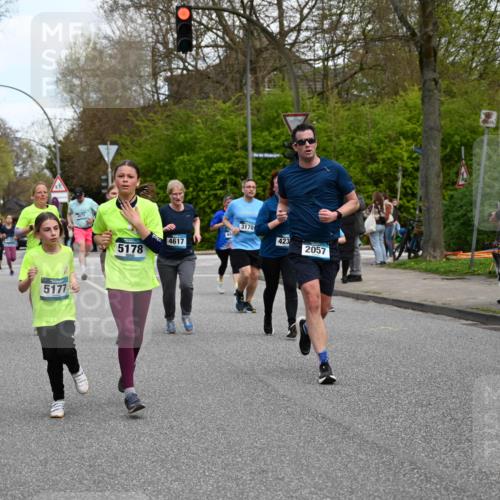 12.04.2026 - 45. Internationalen Wilhelmsburger Insellauf J. Mangold http://msf.ph/oto/9511133 12.04.2026 13:02:13 Ziel 2185, 5100, 4422, 2733, 4433, 2738, 3129, 3616, 5181, 5117, 3663, 5540, 5137, 4527, 4606, 5455, 4817, 4818, 4966, 2278, 2292, 2057, 5068, 3858, 3859, 4525, 4072, 2086, 5827, 4310, 4308, 5165, 5165, 4584, 5123, 5177, 5178, 5658, 4235, 3128, 5175, 3510, 4618, 4617, 4990, 3170, 4719, 4854, 4990, 3170, 4719, 4854, 3761, 4253, 5022, 4239, 3618, 3784, 5329, 5330, 4099, 4576, 4100, 2023, 5091, 5072, 5061, 4858, 5730 meine-sportfotos.de