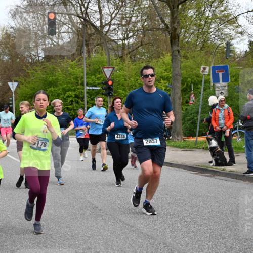 12.04.2026 - 45. Internationalen Wilhelmsburger Insellauf J. Mangold http://msf.ph/oto/9511139 12.04.2026 13:02:13 Ziel 2185, 5100, 4422, 2733, 4433, 2738, 3129, 3616, 5181, 5117, 3663, 5540, 5137, 4527, 4606, 5455, 4817, 4818, 4966, 2278, 2292, 2057, 5068, 3858, 3859, 4525, 4072, 2086, 5827, 4310, 4308, 5165, 5165, 4584, 5123, 5177, 5178, 5658, 4235, 3128, 5175, 3510, 4618, 4617, 4990, 3170, 4719, 4854, 4990, 3170, 4719, 4854, 3761, 4253, 5022, 4239, 3618, 3784, 5329, 5330, 4099, 4576, 4100, 2023, 5091, 5072, 5061, 4858, 5730 meine-sportfotos.de