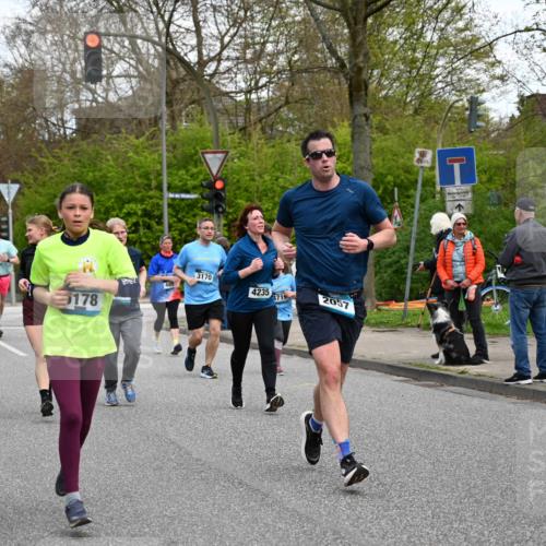 12.04.2026 - 45. Internationalen Wilhelmsburger Insellauf J. Mangold http://msf.ph/oto/9511141 12.04.2026 13:02:13 Ziel 2185, 5100, 4422, 2733, 4433, 2738, 3129, 3616, 5181, 5117, 3663, 5540, 5137, 4527, 4606, 5455, 4817, 4818, 4966, 2278, 2292, 2057, 5068, 3858, 3859, 4525, 4072, 2086, 5827, 4310, 4308, 5165, 5165, 4584, 5123, 5177, 5178, 5658, 4235, 3128, 5175, 3510, 4618, 4617, 4990, 3170, 4719, 4854, 4990, 3170, 4719, 4854, 3761, 4253, 5022, 4239, 3618, 3784, 5329, 5330, 4099, 4576, 4100, 2023, 5091, 5072, 5061, 4858, 5730 meine-sportfotos.de
