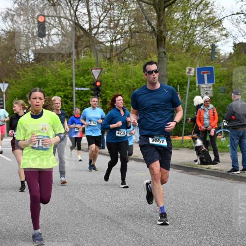 12.04.2026 - 45. Internationalen Wilhelmsburger Insellauf J. Mangold http://msf.ph/oto/9511142 12.04.2026 13:02:13 Ziel 2185, 5100, 4422, 2733, 4433, 2738, 3129, 3616, 5181, 5117, 3663, 5540, 5137, 4527, 4606, 5455, 4817, 4818, 4966, 2278, 2292, 2057, 5068, 3858, 3859, 4525, 4072, 2086, 5827, 4310, 4308, 5165, 5165, 4584, 5123, 5177, 5178, 5658, 4235, 3128, 5175, 3510, 4618, 4617, 4990, 3170, 4719, 4854, 4990, 3170, 4719, 4854, 3761, 4253, 5022, 4239, 3618, 3784, 5329, 5330, 4099, 4576, 4100, 2023, 5091, 5072, 5061, 4858, 5730 meine-sportfotos.de