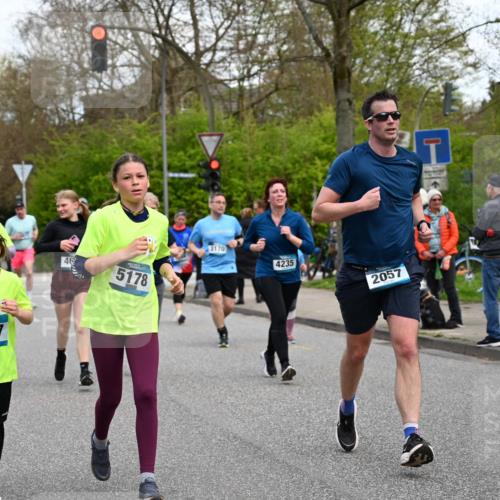 12.04.2026 - 45. Internationalen Wilhelmsburger Insellauf J. Mangold http://msf.ph/oto/9511145 12.04.2026 13:02:14 Ziel 2185, 5100, 4422, 2733, 4433, 2738, 3129, 3616, 5181, 5117, 3663, 5540, 5137, 4527, 4606, 5455, 4817, 4818, 4966, 2278, 2292, 2057, 5068, 3858, 3859, 4525, 4072, 2086, 5827, 4310, 4308, 5165, 4584, 5123, 5177, 5178, 5658, 4235, 3128, 5175, 3510, 4618, 4617, 4990, 3170, 4719, 4854, 3761, 3761, 4253, 5022, 4239, 3618, 3784, 5329, 5330, 4099, 4576, 4100, 2023, 5091, 5072, 5061, 4858, 5730, 4760, 5197 meine-sportfotos.de