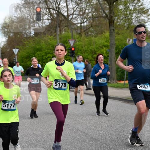 12.04.2026 - 45. Internationalen Wilhelmsburger Insellauf J. Mangold http://msf.ph/oto/9511148 12.04.2026 13:02:14 Ziel 2185, 5100, 4422, 2733, 4433, 2738, 3129, 3616, 5181, 5117, 3663, 5540, 5137, 4527, 4606, 5455, 4817, 4818, 4966, 2278, 2292, 2057, 5068, 3858, 3859, 4525, 4072, 2086, 5827, 4310, 4308, 5165, 4584, 5123, 5177, 5178, 5658, 4235, 3128, 5175, 3510, 4618, 4617, 4990, 3170, 4719, 4854, 3761, 3761, 4253, 5022, 4239, 3618, 3784, 5329, 5330, 4099, 4576, 4100, 2023, 5091, 5072, 5061, 4858, 5730, 4760, 5197 meine-sportfotos.de