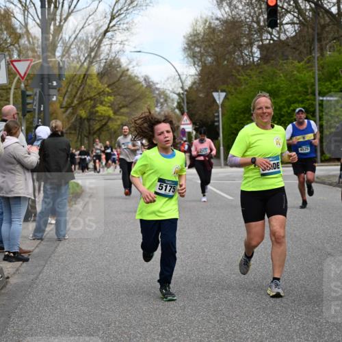 12.04.2026 - 45. Internationalen Wilhelmsburger Insellauf J. Mangold http://msf.ph/oto/9511156 12.04.2026 13:02:15 Ziel 5100, 4422, 2733, 4433, 2738, 3129, 3616, 5181, 5117, 3663, 5540, 5137, 4527, 4606, 5455, 4817, 4818, 4966, 2278, 2292, 2057, 5068, 3858, 3859, 4525, 4072, 2086, 5827, 4310, 4308, 5165, 4584, 5123, 4584, 5123, 5177, 5178, 5658, 4235, 3128, 5175, 3510, 4618, 4617, 4990, 3170, 4719, 4854, 3761, 4253, 5022, 4253, 5022, 4239, 3618, 3784, 5329, 5330, 4099, 4576, 4100, 2023, 5091, 5072, 5061, 4858, 5730, 4760, 5197 meine-sportfotos.de
