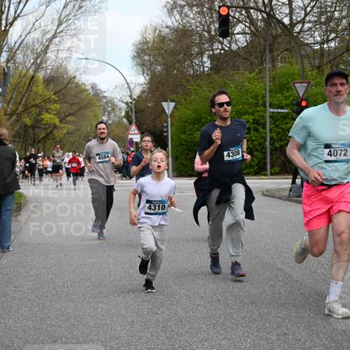 12.04.2026 - 45. Internationalen Wilhelmsburger Insellauf J. Mangold http://msf.ph/oto/9511168 12.04.2026 13:02:18 Ziel 4422, 2733, 4433, 2738, 3129, 3616, 5181, 5117, 3663, 5540, 5137, 4527, 4606, 5455, 4817, 4818, 4966, 2278, 2292, 2057, 5068, 3858, 3859, 4525, 4072, 2086, 5827, 4310, 4308, 5165, 4584, 5123, 5177, 5178, 5177, 5178, 5658, 4235, 3128, 5175, 3510, 4618, 4617, 4990, 3170, 4719, 4854, 3761, 4253, 5022, 4239, 3618, 3784, 5329, 5330, 4099, 3784, 5329, 5330, 4099, 4576, 4100, 2023, 5091, 5072, 5061, 4858, 5730, 4760, 5197, 5077, 5151, 4805, 4797 meine-sportfotos.de