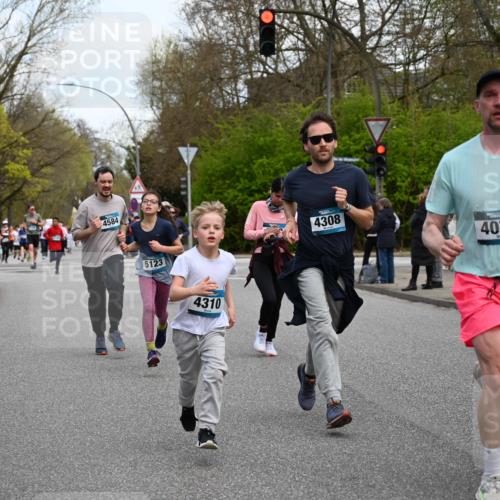12.04.2026 - 45. Internationalen Wilhelmsburger Insellauf J. Mangold http://msf.ph/oto/9511173 12.04.2026 13:02:19 Ziel 2733, 4433, 2738, 3129, 3616, 5181, 5117, 3663, 5540, 5137, 4527, 4606, 5455, 4817, 4818, 4966, 2278, 2292, 2057, 5068, 3858, 3859, 4525, 4072, 2086, 5827, 4310, 4308, 5165, 4584, 5123, 5177, 5178, 5658, 5658, 4235, 3128, 5175, 3510, 4618, 4617, 4990, 3170, 4719, 4854, 3761, 4253, 5022, 4239, 3618, 3784, 5329, 5330, 4099, 4576, 4100, 4576, 4100, 2023, 5091, 5072, 5061, 4858, 5730, 4760, 5197, 5077, 5151, 4805, 4797 meine-sportfotos.de