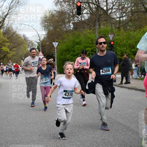 12.04.2026 - 45. Internationalen Wilhelmsburger Insellauf J. Mangold http://msf.ph/oto/9511175 12.04.2026 13:02:19 Ziel 2733, 4433, 2738, 3129, 3616, 5181, 5117, 3663, 5540, 5137, 4527, 4606, 5455, 4817, 4818, 4966, 2278, 2292, 2057, 5068, 3858, 3859, 4525, 4072, 2086, 5827, 4310, 4308, 5165, 4584, 5123, 5177, 5178, 5658, 5658, 4235, 3128, 5175, 3510, 4618, 4617, 4990, 3170, 4719, 4854, 3761, 4253, 5022, 4239, 3618, 3784, 5329, 5330, 4099, 4576, 4100, 4576, 4100, 2023, 5091, 5072, 5061, 4858, 5730, 4760, 5197, 5077, 5151, 4805, 4797 meine-sportfotos.de