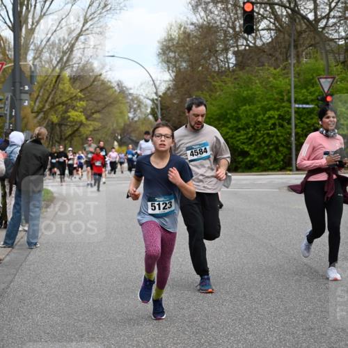 12.04.2026 - 45. Internationalen Wilhelmsburger Insellauf J. Mangold http://msf.ph/oto/9511182 12.04.2026 13:02:20 Ziel 2733, 4433, 2738, 3129, 3616, 5181, 5117, 3663, 5540, 5137, 4527, 4606, 5455, 4817, 4818, 4966, 2278, 2292, 2057, 5068, 3858, 3859, 4525, 4072, 2086, 5827, 4310, 4308, 5165, 4584, 5123, 5177, 5178, 5658, 4235, 3128, 4235, 3128, 5175, 3510, 4618, 4617, 4990, 3170, 4719, 4854, 3761, 4253, 5022, 4239, 3618, 3784, 5329, 5330, 4099, 4576, 4100, 2023, 5091, 2023, 5091, 5072, 5061, 4858, 5730, 4760, 5197, 5077, 5151, 4805, 4797, 4123 meine-sportfotos.de
