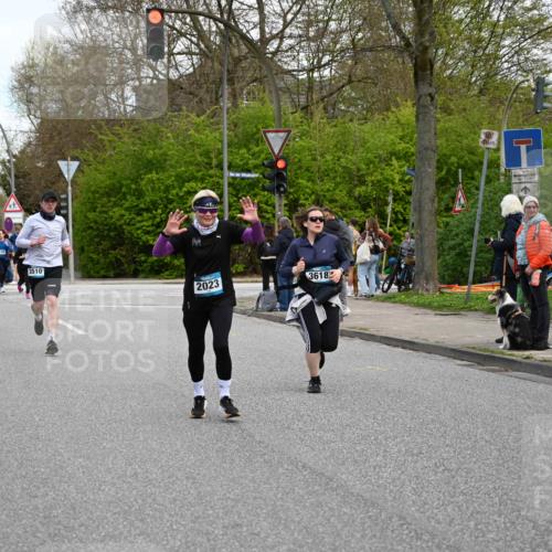 12.04.2026 - 45. Internationalen Wilhelmsburger Insellauf J. Mangold http://msf.ph/oto/9511199 12.04.2026 13:02:23 Ziel 3129, 3616, 5181, 5117, 3663, 5540, 5137, 4527, 4606, 5455, 4817, 4818, 4966, 2278, 2292, 2057, 5068, 3858, 3859, 4525, 4072, 2086, 5827, 4310, 4308, 5165, 4584, 5123, 5177, 5178, 5658, 4235, 3128, 5175, 3510, 4618, 4617, 4990, 3170, 4719, 4854, 3761, 4253, 5022, 4239, 3618, 3784, 5329, 5330, 4099, 4576, 4100, 2023, 5091, 5072, 5061, 4858, 5730, 4760, 5197, 5077, 5151, 4805, 4797, 4123, 4650 meine-sportfotos.de