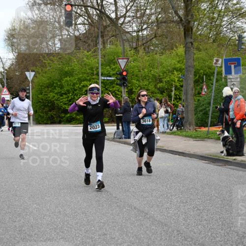 12.04.2026 - 45. Internationalen Wilhelmsburger Insellauf J. Mangold http://msf.ph/oto/9511200 12.04.2026 13:02:23 Ziel 3129, 3616, 5181, 5117, 3663, 5540, 5137, 4527, 4606, 5455, 4817, 4818, 4966, 2278, 2292, 2057, 5068, 3858, 3859, 4525, 4072, 2086, 5827, 4310, 4308, 5165, 4584, 5123, 5177, 5178, 5658, 4235, 3128, 5175, 3510, 4618, 4617, 4990, 3170, 4719, 4854, 3761, 4253, 5022, 4239, 3618, 3784, 5329, 5330, 4099, 4576, 4100, 2023, 5091, 5072, 5061, 4858, 5730, 4760, 5197, 5077, 5151, 4805, 4797, 4123, 4650 meine-sportfotos.de