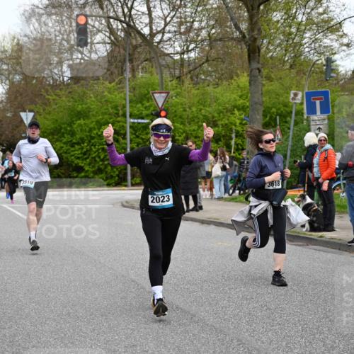 12.04.2026 - 45. Internationalen Wilhelmsburger Insellauf J. Mangold http://msf.ph/oto/9511211 12.04.2026 13:02:24 Ziel 3129, 3616, 5181, 5117, 3663, 5540, 5137, 4527, 4606, 5455, 4817, 4818, 4966, 2278, 2292, 2057, 5068, 3858, 3859, 4525, 4072, 2086, 5827, 4310, 4308, 5165, 4584, 5123, 5177, 5178, 5658, 4235, 3128, 5175, 3510, 4618, 4617, 4618, 4617, 4990, 3170, 4719, 4854, 3761, 4253, 5022, 4239, 3618, 3784, 5329, 5330, 4099, 4576, 4100, 2023, 5091, 5072, 5061, 4858, 5730, 4760, 5197, 5077, 5151, 4805, 4797, 4123, 4650, 5162, 4816 meine-sportfotos.de