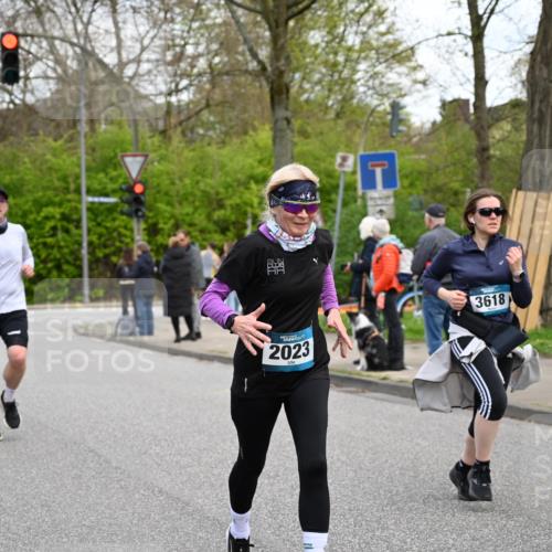 12.04.2026 - 45. Internationalen Wilhelmsburger Insellauf J. Mangold http://msf.ph/oto/9511222 12.04.2026 13:02:25 Ziel 3616, 5181, 5117, 3663, 5540, 5137, 4527, 4606, 5455, 4817, 4818, 4966, 2278, 2292, 2057, 5068, 3858, 3859, 4525, 4072, 2086, 5827, 4310, 4308, 5165, 4584, 5123, 5177, 5178, 5658, 4235, 3128, 5175, 3510, 4618, 4617, 4990, 3170, 4719, 4854, 4990, 3170, 4719, 4854, 3761, 4253, 5022, 4239, 3618, 3784, 5329, 5330, 4099, 4576, 4100, 2023, 5091, 5072, 5061, 4858, 5730, 5061, 4858, 5730, 4760, 5197, 5077, 5151, 4805, 4797, 4123, 4650, 5162, 4816 meine-sportfotos.de