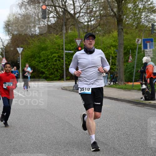 12.04.2026 - 45. Internationalen Wilhelmsburger Insellauf J. Mangold http://msf.ph/oto/9511231 12.04.2026 13:02:26 Ziel 5181, 5117, 3663, 5540, 5137, 4527, 4606, 5455, 4817, 4818, 4966, 2278, 2292, 2057, 5068, 3858, 3859, 4525, 4072, 2086, 5827, 4310, 4308, 5165, 4584, 5123, 5177, 5178, 5658, 4235, 3128, 5175, 3510, 4618, 4617, 4990, 3170, 4719, 4854, 3761, 3761, 4253, 5022, 4239, 3618, 3784, 5329, 5330, 4099, 4576, 4100, 2023, 5091, 5072, 5061, 4858, 5730, 4760, 5197, 4760, 5197, 5077, 5151, 4805, 4797, 4123, 4650, 5162, 4816 meine-sportfotos.de