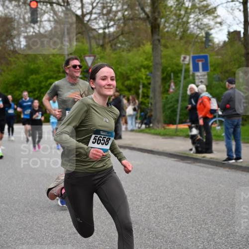 12.04.2026 - 45. Internationalen Wilhelmsburger Insellauf J. Mangold http://msf.ph/oto/9511250 12.04.2026 13:02:29 Ziel 3663, 5540, 5137, 4527, 4606, 5455, 4817, 4818, 4966, 2278, 2292, 2057, 5068, 3858, 3859, 4525, 4072, 2086, 5827, 4310, 4308, 5165, 4584, 5123, 5177, 5178, 5658, 4235, 3128, 5175, 3510, 4618, 4617, 4990, 3170, 4719, 4854, 3761, 4253, 5022, 4239, 3618, 3784, 5329, 5330, 4099, 4576, 4100, 2023, 5091, 5072, 5061, 4858, 5730, 4760, 5197, 5077, 5151, 4805, 4797, 4123, 4650, 5162, 4816, 3454, 3062, 4523, 2704, 4413 meine-sportfotos.de