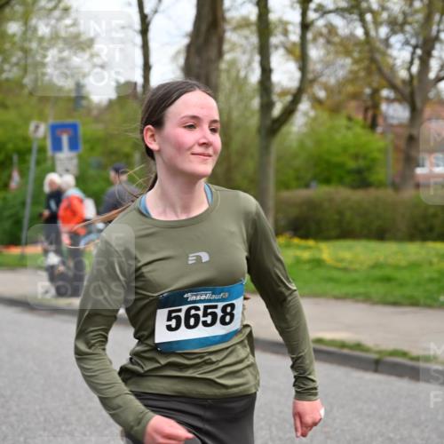 12.04.2026 - 45. Internationalen Wilhelmsburger Insellauf J. Mangold http://msf.ph/oto/9511254 12.04.2026 13:02:29 Ziel 3663, 5540, 5137, 4527, 4606, 5455, 4817, 4818, 4966, 2278, 2292, 2057, 5068, 3858, 3859, 4525, 4072, 2086, 5827, 4310, 4308, 5165, 4584, 5123, 5177, 5178, 5658, 4235, 3128, 5175, 3510, 4618, 4617, 4990, 3170, 4719, 4854, 3761, 4253, 5022, 4239, 3618, 3784, 5329, 5330, 4099, 4576, 4100, 2023, 5091, 5072, 5061, 4858, 5730, 4760, 5197, 5077, 5151, 4805, 4797, 4123, 4650, 5162, 4816, 3454, 3062, 4523, 2704, 4413 meine-sportfotos.de