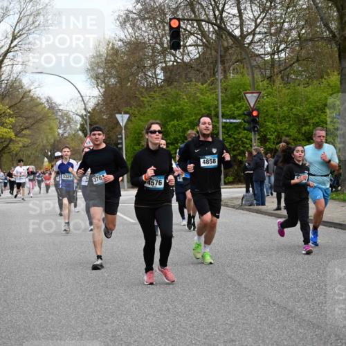 12.04.2026 - 45. Internationalen Wilhelmsburger Insellauf J. Mangold http://msf.ph/oto/9511260 12.04.2026 13:02:31 Ziel 4817, 4818, 4966, 2278, 2292, 2057, 5068, 3858, 3859, 4525, 4072, 2086, 5827, 4310, 4308, 5165, 4584, 5123, 5177, 5178, 5658, 4235, 3128, 5175, 3510, 4618, 4617, 4990, 3170, 4719, 4854, 3761, 4253, 5022, 4239, 3618, 3784, 5329, 5330, 4099, 4576, 4100, 4576, 4100, 2023, 5091, 5072, 5061, 4858, 5730, 4760, 5197, 5077, 5151, 4805, 4797, 4123, 4650, 5162, 4816, 3454, 3062, 4523, 2704, 4413, 5428, 2938, 5116, 4267, 2939 meine-sportfotos.de