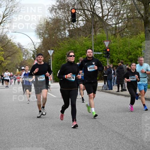 12.04.2026 - 45. Internationalen Wilhelmsburger Insellauf J. Mangold http://msf.ph/oto/9511262 12.04.2026 13:02:31 Ziel 4817, 4818, 4966, 2278, 2292, 2057, 5068, 3858, 3859, 4525, 4072, 2086, 5827, 4310, 4308, 5165, 4584, 5123, 5177, 5178, 5658, 4235, 3128, 5175, 3510, 4618, 4617, 4990, 3170, 4719, 4854, 3761, 4253, 5022, 4239, 3618, 3784, 5329, 5330, 4099, 4576, 4100, 4576, 4100, 2023, 5091, 5072, 5061, 4858, 5730, 4760, 5197, 5077, 5151, 4805, 4797, 4123, 4650, 5162, 4816, 3454, 3062, 4523, 2704, 4413, 5428, 2938, 5116, 4267, 2939 meine-sportfotos.de