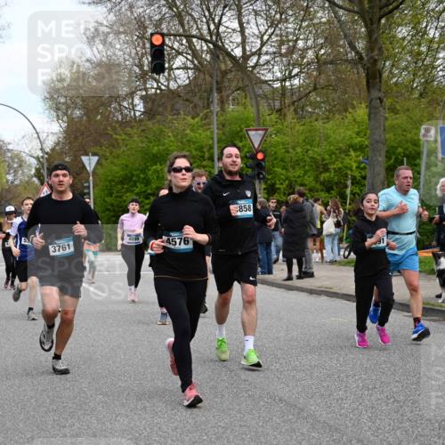 12.04.2026 - 45. Internationalen Wilhelmsburger Insellauf J. Mangold http://msf.ph/oto/9511266 12.04.2026 13:02:31 Ziel 4817, 4818, 4966, 2278, 2292, 2057, 5068, 3858, 3859, 4525, 4072, 2086, 5827, 4310, 4308, 5165, 4584, 5123, 5177, 5178, 5658, 4235, 3128, 5175, 3510, 4618, 4617, 4990, 3170, 4719, 4854, 3761, 4253, 5022, 4239, 3618, 3784, 5329, 5330, 4099, 4576, 4100, 4576, 4100, 2023, 5091, 5072, 5061, 4858, 5730, 4760, 5197, 5077, 5151, 4805, 4797, 4123, 4650, 5162, 4816, 3454, 3062, 4523, 2704, 4413, 5428, 2938, 5116, 4267, 2939 meine-sportfotos.de