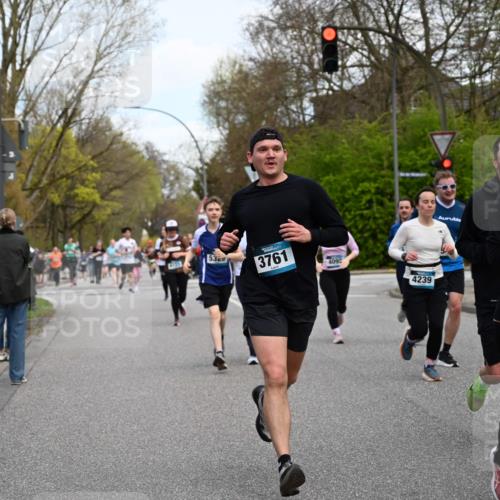 12.04.2026 - 45. Internationalen Wilhelmsburger Insellauf J. Mangold http://msf.ph/oto/9511274 12.04.2026 13:02:32 Ziel 4966, 2278, 2292, 2057, 5068, 3858, 3859, 4525, 4072, 2086, 5827, 4310, 4308, 5165, 4584, 5123, 5177, 5178, 5658, 4235, 3128, 5175, 3510, 4618, 4617, 4990, 3170, 4719, 4854, 3761, 4253, 5022, 4239, 3618, 3784, 5329, 5330, 4099, 4576, 4100, 2023, 5091, 2023, 5091, 5072, 5061, 4858, 5730, 4760, 5197, 5077, 5151, 4805, 4797, 4123, 4123, 4650, 5162, 4816, 3454, 3062, 4523, 2704, 4413, 5428, 2938, 5116, 4267, 2939, 5138 meine-sportfotos.de