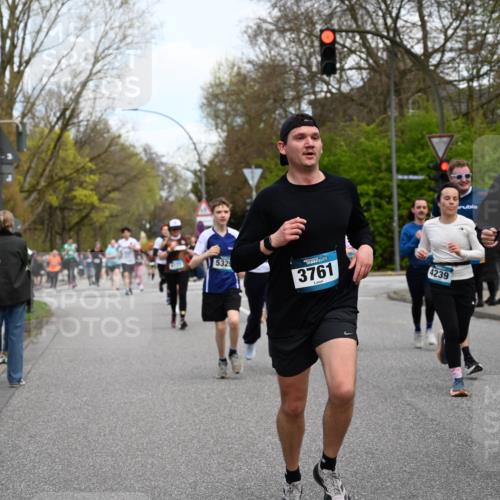 12.04.2026 - 45. Internationalen Wilhelmsburger Insellauf J. Mangold http://msf.ph/oto/9511277 12.04.2026 13:02:32 Ziel 4966, 2278, 2292, 2057, 5068, 3858, 3859, 4525, 4072, 2086, 5827, 4310, 4308, 5165, 4584, 5123, 5177, 5178, 5658, 4235, 3128, 5175, 3510, 4618, 4617, 4990, 3170, 4719, 4854, 3761, 4253, 5022, 4239, 3618, 3784, 5329, 5330, 4099, 4576, 4100, 2023, 5091, 2023, 5091, 5072, 5061, 4858, 5730, 4760, 5197, 5077, 5151, 4805, 4797, 4123, 4123, 4650, 5162, 4816, 3454, 3062, 4523, 2704, 4413, 5428, 2938, 5116, 4267, 2939, 5138 meine-sportfotos.de