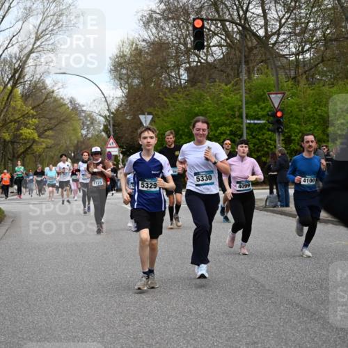 12.04.2026 - 45. Internationalen Wilhelmsburger Insellauf J. Mangold http://msf.ph/oto/9511283 12.04.2026 13:02:33 Ziel 2278, 2292, 2057, 5068, 3858, 3859, 4525, 4072, 2086, 5827, 4310, 4308, 5165, 4584, 5123, 5177, 5178, 5658, 4235, 3128, 5175, 3510, 4618, 4617, 4990, 3170, 4719, 4854, 3761, 4253, 5022, 4239, 3618, 3784, 5329, 5330, 4099, 4576, 4100, 2023, 5091, 5072, 5061, 4858, 5730, 4760, 5197, 5077, 5151, 4805, 4797, 4123, 4650, 4650, 5162, 4816, 3454, 3062, 4523, 2704, 4413, 5428, 2938, 5116, 4267, 2939, 5138, 3489 meine-sportfotos.de