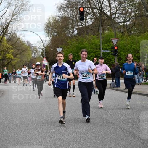 12.04.2026 - 45. Internationalen Wilhelmsburger Insellauf J. Mangold http://msf.ph/oto/9511284 12.04.2026 13:02:34 Ziel 2057, 5068, 3858, 3859, 4525, 4072, 2086, 5827, 4310, 4308, 5165, 4584, 5123, 5177, 5178, 5658, 4235, 3128, 5175, 3510, 4618, 4617, 4990, 3170, 4719, 4854, 3761, 4253, 5022, 4239, 3618, 3784, 5329, 5330, 4099, 4576, 4100, 2023, 5091, 5072, 5072, 5061, 4858, 5730, 4760, 5197, 5077, 5151, 4805, 4797, 4123, 4650, 5162, 4816, 3454, 3062, 4523, 2704, 4413, 5428, 2938, 5116, 4267, 2939, 5138, 3489 meine-sportfotos.de