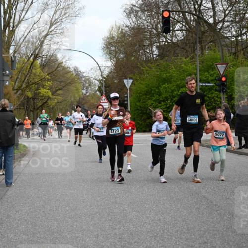 12.04.2026 - 45. Internationalen Wilhelmsburger Insellauf J. Mangold http://msf.ph/oto/9511303 12.04.2026 13:02:36 Ziel 4072, 2086, 5827, 4310, 4308, 5165, 4584, 5123, 5177, 5178, 5658, 4235, 3128, 5175, 3510, 4618, 4617, 4990, 3170, 4719, 4854, 3761, 4253, 5022, 4239, 3618, 3784, 5329, 5330, 4099, 4576, 4100, 2023, 5091, 5072, 5061, 4858, 5730, 4760, 5197, 5077, 5151, 4805, 4797, 4123, 4650, 5162, 4816, 5162, 4816, 3454, 3062, 4523, 2704, 4413, 5428, 2938, 5116, 4267, 2939, 5138, 3489, 5683 meine-sportfotos.de