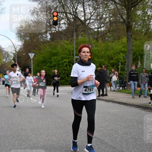 12.04.2026 - 45. Internationalen Wilhelmsburger Insellauf J. Mangold http://msf.ph/oto/9511330 12.04.2026 13:02:40 Ziel 4584, 5123, 5177, 5178, 5658, 4235, 3128, 5175, 3510, 4618, 4617, 4990, 3170, 4719, 4854, 3761, 4253, 5022, 4239, 3618, 3784, 5329, 5330, 4099, 4576, 4100, 2023, 5091, 5072, 5061, 4858, 5730, 4760, 5197, 5077, 5151, 5077, 5151, 4805, 4797, 4123, 4650, 5162, 4816, 3454, 3062, 4523, 2704, 4523, 2704, 4413, 5428, 2938, 5116, 4267, 2939, 5138, 3489, 5683, 5436 meine-sportfotos.de