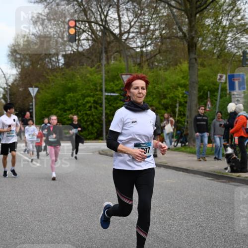 12.04.2026 - 45. Internationalen Wilhelmsburger Insellauf J. Mangold http://msf.ph/oto/9511332 12.04.2026 13:02:41 Ziel 5177, 5178, 5658, 4235, 3128, 5175, 3510, 4618, 4617, 4990, 3170, 4719, 4854, 3761, 4253, 5022, 4239, 3618, 3784, 5329, 5330, 4099, 4576, 4100, 2023, 5091, 5072, 5061, 4858, 5730, 4760, 5197, 5077, 5151, 4805, 4797, 4123, 4650, 5162, 4816, 3454, 3062, 4523, 2704, 4413, 4413, 5428, 2938, 5116, 4267, 2939, 5138, 3489, 5683, 5436, 3313 meine-sportfotos.de