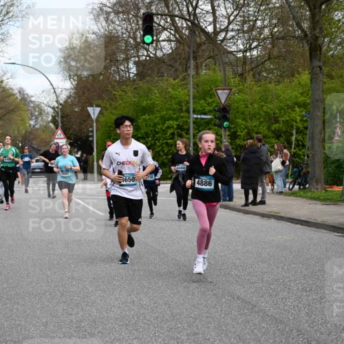12.04.2026 - 45. Internationalen Wilhelmsburger Insellauf J. Mangold http://msf.ph/oto/9511345 12.04.2026 13:02:43 Ziel 5177, 5178, 5658, 4235, 3128, 5175, 3510, 4618, 4617, 4990, 3170, 4719, 4854, 3761, 4253, 5022, 4239, 3618, 3784, 5329, 5330, 4099, 4576, 4100, 2023, 5091, 5072, 5061, 4858, 5730, 4760, 5197, 5077, 5151, 4805, 4797, 4123, 4650, 5162, 4816, 3454, 3062, 4523, 2704, 4413, 5428, 2938, 5116, 4267, 2939, 5428, 2938, 5116, 4267, 2939, 5138, 3489, 5683, 5436, 3313, 5470, 4743 meine-sportfotos.de