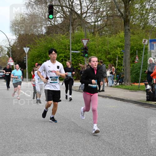 12.04.2026 - 45. Internationalen Wilhelmsburger Insellauf J. Mangold http://msf.ph/oto/9511350 12.04.2026 13:02:43 Ziel 5177, 5178, 5658, 4235, 3128, 5175, 3510, 4618, 4617, 4990, 3170, 4719, 4854, 3761, 4253, 5022, 4239, 3618, 3784, 5329, 5330, 4099, 4576, 4100, 2023, 5091, 5072, 5061, 4858, 5730, 4760, 5197, 5077, 5151, 4805, 4797, 4123, 4650, 5162, 4816, 3454, 3062, 4523, 2704, 4413, 5428, 2938, 5116, 4267, 2939, 5428, 2938, 5116, 4267, 2939, 5138, 3489, 5683, 5436, 3313, 5470, 4743 meine-sportfotos.de