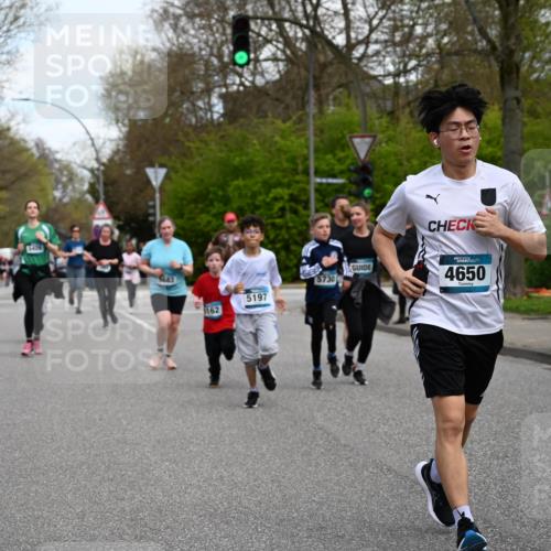 12.04.2026 - 45. Internationalen Wilhelmsburger Insellauf J. Mangold http://msf.ph/oto/9511362 12.04.2026 13:02:45 Ziel 4235, 3128, 5175, 3510, 4618, 4617, 4990, 3170, 4719, 4854, 3761, 4253, 5022, 4239, 3618, 3784, 5329, 5330, 4099, 4576, 4100, 2023, 5091, 5072, 5061, 4858, 5730, 4760, 5197, 5077, 5151, 4805, 4797, 4123, 4650, 4650, 5162, 4816, 3454, 3062, 4523, 2704, 4413, 5428, 2938, 5116, 4267, 2939, 5138, 3489, 3489, 5683, 5436, 3313, 5470, 4743, 4323, 3962, 3652 meine-sportfotos.de