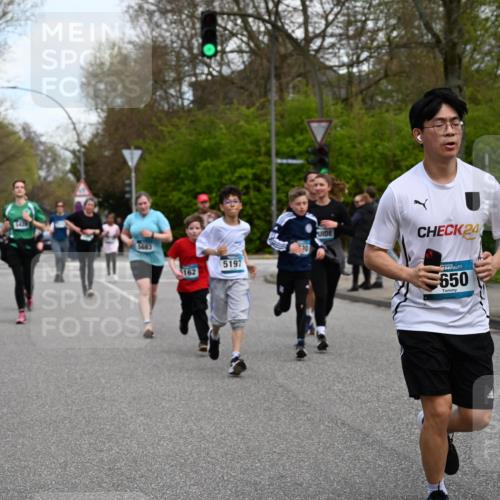 12.04.2026 - 45. Internationalen Wilhelmsburger Insellauf J. Mangold http://msf.ph/oto/9511364 12.04.2026 13:02:45 Ziel 4235, 3128, 5175, 3510, 4618, 4617, 4990, 3170, 4719, 4854, 3761, 4253, 5022, 4239, 3618, 3784, 5329, 5330, 4099, 4576, 4100, 2023, 5091, 5072, 5061, 4858, 5730, 4760, 5197, 5077, 5151, 4805, 4797, 4123, 4650, 4650, 5162, 4816, 3454, 3062, 4523, 2704, 4413, 5428, 2938, 5116, 4267, 2939, 5138, 3489, 3489, 5683, 5436, 3313, 5470, 4743, 4323, 3962, 3652 meine-sportfotos.de