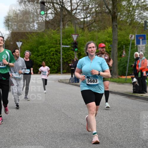 12.04.2026 - 45. Internationalen Wilhelmsburger Insellauf J. Mangold http://msf.ph/oto/9511392 12.04.2026 13:02:48 Ziel 4618, 4617, 4990, 3170, 4719, 4854, 3761, 4253, 5022, 4239, 3618, 3784, 5329, 5330, 4099, 4576, 4100, 2023, 5091, 5072, 5061, 4858, 5730, 4760, 5197, 5077, 5151, 4805, 4797, 4123, 4650, 5162, 4816, 5162, 4816, 3454, 3062, 4523, 2704, 4413, 5428, 2938, 5116, 4267, 2939, 5138, 3489, 5683, 5436, 3313, 5470, 4743, 4323, 3962, 3652 meine-sportfotos.de