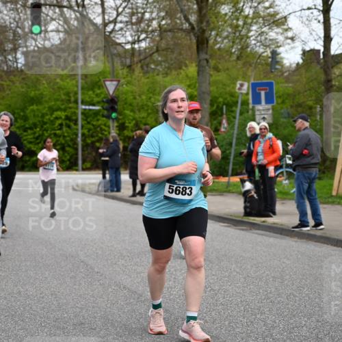 12.04.2026 - 45. Internationalen Wilhelmsburger Insellauf J. Mangold http://msf.ph/oto/9511395 12.04.2026 13:02:49 Ziel 4618, 4617, 4990, 3170, 4719, 4854, 3761, 4253, 5022, 4239, 3618, 3784, 5329, 5330, 4099, 4576, 4100, 2023, 5091, 5072, 5061, 4858, 5730, 4760, 5197, 5077, 5151, 4805, 4797, 4123, 4650, 5162, 4816, 3454, 3062, 4523, 2704, 4413, 5428, 2938, 5116, 4267, 2939, 5138, 3489, 5683, 5436, 3313, 5470, 4743, 4323, 3962, 3652, 2642 meine-sportfotos.de