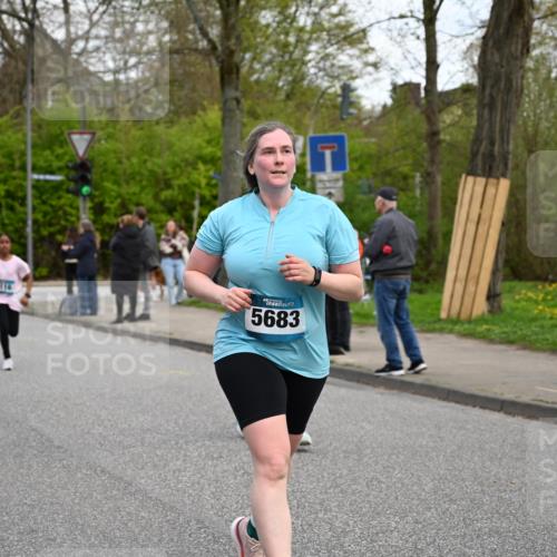 12.04.2026 - 45. Internationalen Wilhelmsburger Insellauf J. Mangold http://msf.ph/oto/9511400 12.04.2026 13:02:49 Ziel 4618, 4617, 4990, 3170, 4719, 4854, 3761, 4253, 5022, 4239, 3618, 3784, 5329, 5330, 4099, 4576, 4100, 2023, 5091, 5072, 5061, 4858, 5730, 4760, 5197, 5077, 5151, 4805, 4797, 4123, 4650, 5162, 4816, 3454, 3062, 4523, 2704, 4413, 5428, 2938, 5116, 4267, 2939, 5138, 3489, 5683, 5436, 3313, 5470, 4743, 4323, 3962, 3652, 2642 meine-sportfotos.de