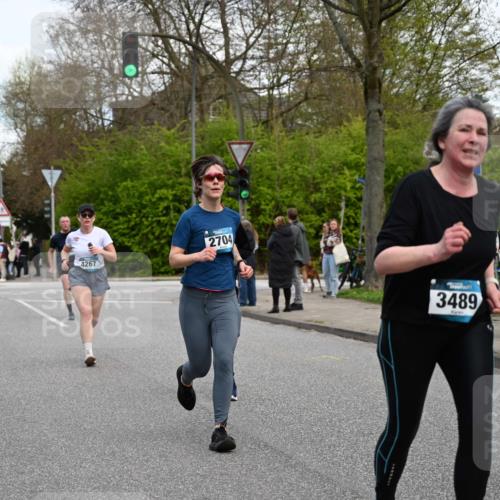 12.04.2026 - 45. Internationalen Wilhelmsburger Insellauf J. Mangold http://msf.ph/oto/9511411 12.04.2026 13:02:52 Ziel 4253, 5022, 4239, 3618, 3784, 5329, 5330, 4099, 4576, 4100, 2023, 5091, 5072, 5061, 4858, 5730, 4760, 5197, 5077, 5151, 4805, 4797, 4123, 4650, 5162, 4816, 3454, 3062, 4523, 2704, 4523, 2704, 4413, 5428, 2938, 5116, 4267, 2939, 5138, 3489, 5683, 5436, 3313, 5470, 4743, 4323, 3962, 3652, 2642, 4780, 5063, 2508 meine-sportfotos.de