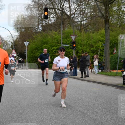 12.04.2026 - 45. Internationalen Wilhelmsburger Insellauf J. Mangold http://msf.ph/oto/9511424 12.04.2026 13:02:54 Ziel 3784, 5329, 5330, 4099, 4576, 4100, 2023, 5091, 5072, 5061, 4858, 5730, 4760, 5197, 5077, 5151, 4805, 4797, 4123, 4650, 5162, 4816, 3454, 3062, 4523, 2704, 4413, 5428, 2938, 5116, 4267, 2939, 5138, 3489, 5683, 5436, 3313, 5470, 4743, 4323, 3962, 3652, 2642, 4780, 5063, 2508, 5200 meine-sportfotos.de