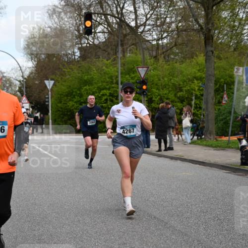 12.04.2026 - 45. Internationalen Wilhelmsburger Insellauf J. Mangold http://msf.ph/oto/9511427 12.04.2026 13:02:54 Ziel 3784, 5329, 5330, 4099, 4576, 4100, 2023, 5091, 5072, 5061, 4858, 5730, 4760, 5197, 5077, 5151, 4805, 4797, 4123, 4650, 5162, 4816, 3454, 3062, 4523, 2704, 4413, 5428, 2938, 5116, 4267, 2939, 5138, 3489, 5683, 5436, 3313, 5470, 4743, 4323, 3962, 3652, 2642, 4780, 5063, 2508, 5200 meine-sportfotos.de