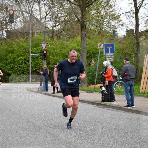12.04.2026 - 45. Internationalen Wilhelmsburger Insellauf J. Mangold http://msf.ph/oto/9511431 12.04.2026 13:02:56 Ziel 4576, 4100, 2023, 5091, 5072, 5061, 4858, 5730, 4760, 5197, 5077, 5151, 4805, 4797, 4123, 4650, 5162, 4816, 3454, 3062, 4523, 2704, 4413, 5428, 2938, 5116, 4267, 2939, 5138, 5138, 3489, 5683, 5436, 3313, 5470, 4743, 4323, 3962, 4323, 3962, 3652, 2642, 4780, 5063, 2508, 5200, 5208, 4842, 2287 meine-sportfotos.de