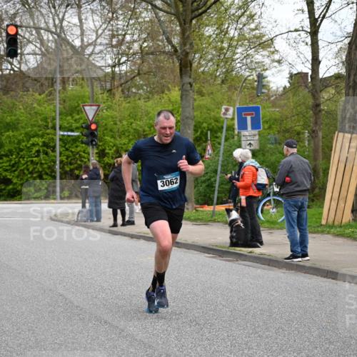 12.04.2026 - 45. Internationalen Wilhelmsburger Insellauf J. Mangold http://msf.ph/oto/9511432 12.04.2026 13:02:56 Ziel 4576, 4100, 2023, 5091, 5072, 5061, 4858, 5730, 4760, 5197, 5077, 5151, 4805, 4797, 4123, 4650, 5162, 4816, 3454, 3062, 4523, 2704, 4413, 5428, 2938, 5116, 4267, 2939, 5138, 5138, 3489, 5683, 5436, 3313, 5470, 4743, 4323, 3962, 4323, 3962, 3652, 2642, 4780, 5063, 2508, 5200, 5208, 4842, 2287 meine-sportfotos.de
