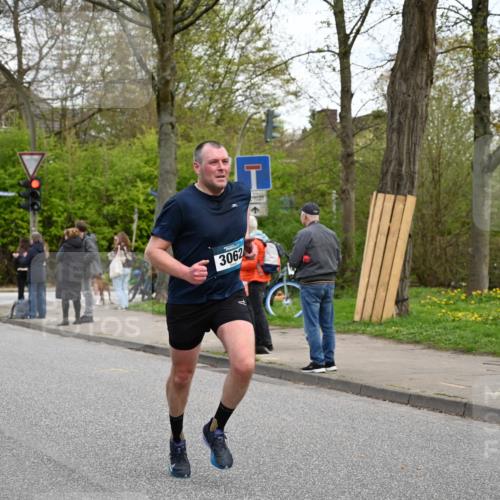 12.04.2026 - 45. Internationalen Wilhelmsburger Insellauf J. Mangold http://msf.ph/oto/9511437 12.04.2026 13:02:57 Ziel 2023, 5091, 5072, 5061, 4858, 5730, 4760, 5197, 5077, 5151, 4805, 4797, 4123, 4650, 5162, 4816, 3454, 3062, 4523, 2704, 4413, 5428, 2938, 5116, 4267, 2939, 5138, 3489, 3489, 5683, 5436, 3313, 5470, 4743, 4323, 3962, 3652, 3652, 2642, 4780, 5063, 2508, 5200, 5208, 4842, 2287, 4843, 4526 meine-sportfotos.de