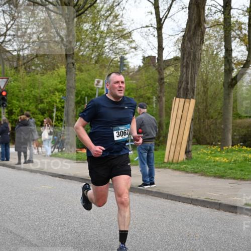12.04.2026 - 45. Internationalen Wilhelmsburger Insellauf J. Mangold http://msf.ph/oto/9511439 12.04.2026 13:02:57 Ziel 2023, 5091, 5072, 5061, 4858, 5730, 4760, 5197, 5077, 5151, 4805, 4797, 4123, 4650, 5162, 4816, 3454, 3062, 4523, 2704, 4413, 5428, 2938, 5116, 4267, 2939, 5138, 3489, 3489, 5683, 5436, 3313, 5470, 4743, 4323, 3962, 3652, 3652, 2642, 4780, 5063, 2508, 5200, 5208, 4842, 2287, 4843, 4526 meine-sportfotos.de