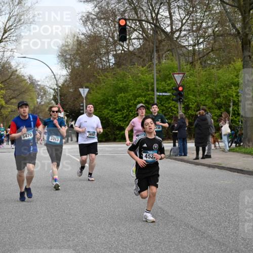12.04.2026 - 45. Internationalen Wilhelmsburger Insellauf J. Mangold http://msf.ph/oto/9511444 12.04.2026 13:02:58 Ziel 5072, 5061, 4858, 5730, 4760, 5197, 5077, 5151, 4805, 4797, 4123, 4650, 5162, 4816, 3454, 3062, 4523, 2704, 4413, 5428, 2938, 5116, 4267, 2939, 5138, 3489, 5683, 5436, 3313, 5470, 4743, 4323, 3962, 3652, 2642, 4780, 5063, 2508, 5200, 5208, 4842, 2287, 4843, 4526, 5475, 2007, 3523 meine-sportfotos.de